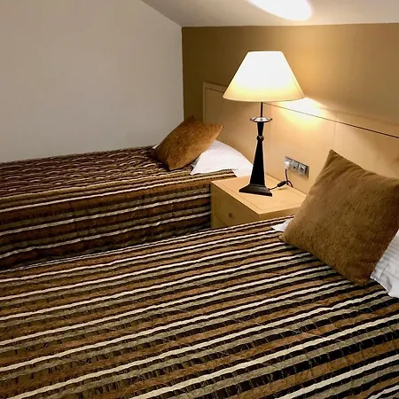 Ξενοδοχείο με διαμερίσματα Hollywood Mirage - Excel & Los Cristianos (Tenerife)