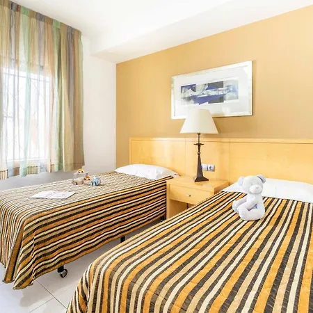 Ξενοδοχείο με διαμερίσματα Hollywood Mirage - Excel & Los Cristianos (Tenerife)