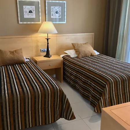 Ona Hollywood Mirage アパートホテル 4*