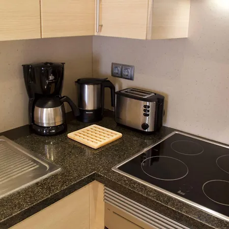 アパートホテル Ona Hollywood Mirage 4*