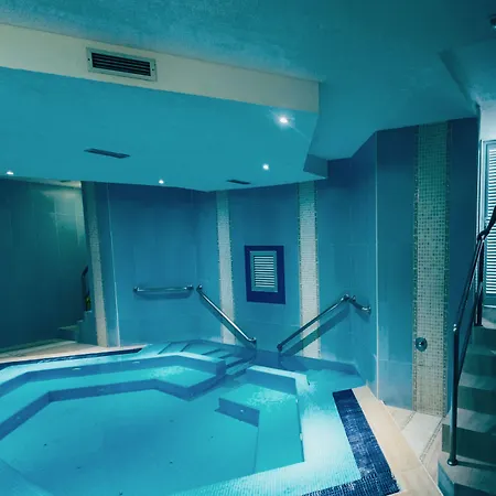 Ona Hollywood Mirage Aparthotel 4*