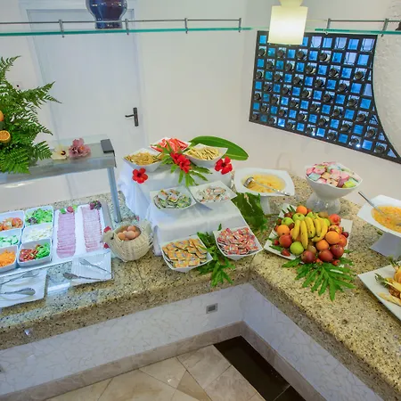 アパートホテル Ona Hollywood Mirage ロスクリスティアーノス