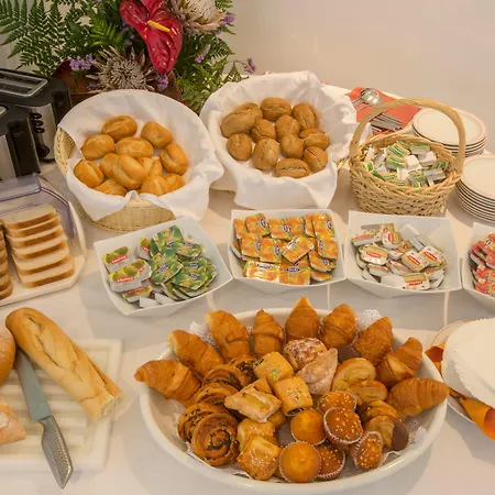 アパートホテル Ona Hollywood Mirage