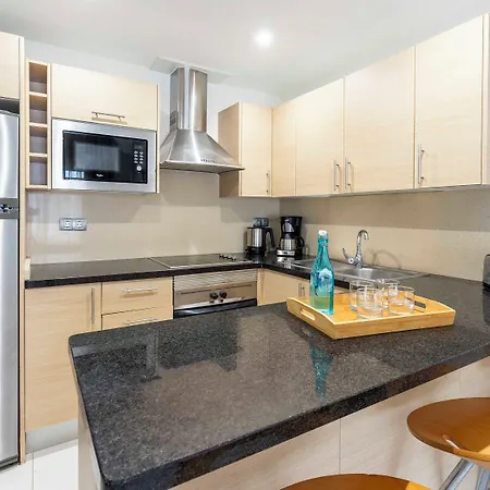 アパートホテル Ona Hollywood Mirage