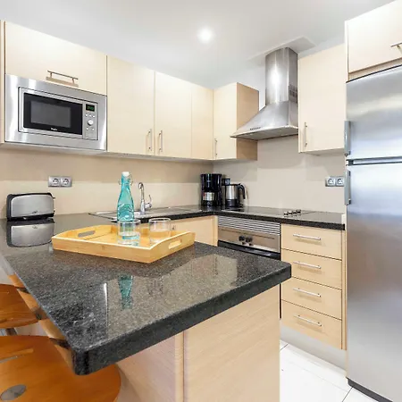 Ona Hollywood Mirage アパートホテル 4*