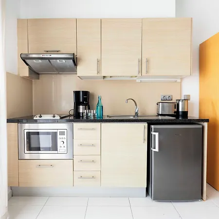 アパートホテル Ona Hollywood Mirage ロスクリスティアーノス