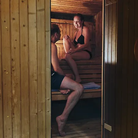 アパートホテル Ona Hollywood Mirage