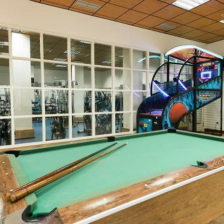 Ona Hollywood Mirage 4* ロスクリスティアーノス