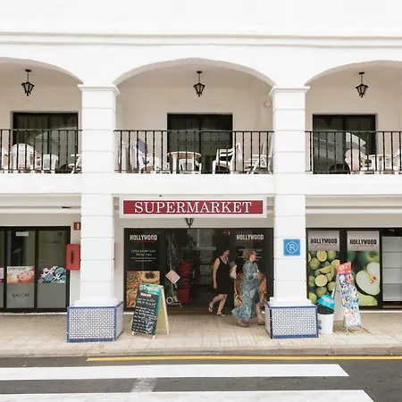 アパートホテル Ona Hollywood Mirage 4*