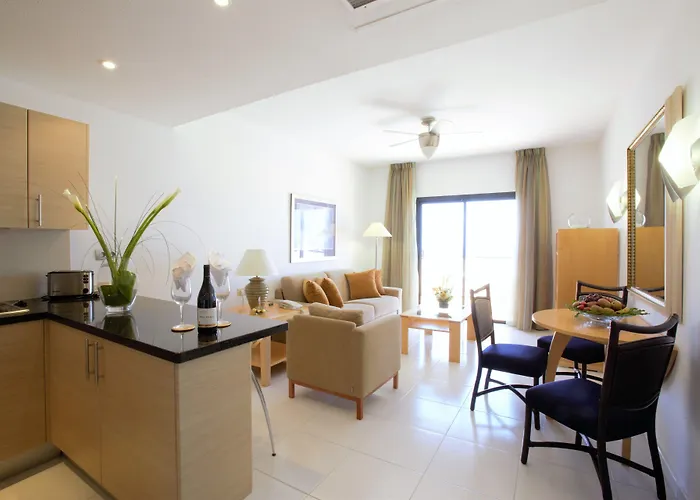 Ona Hollywood Mirage 4*